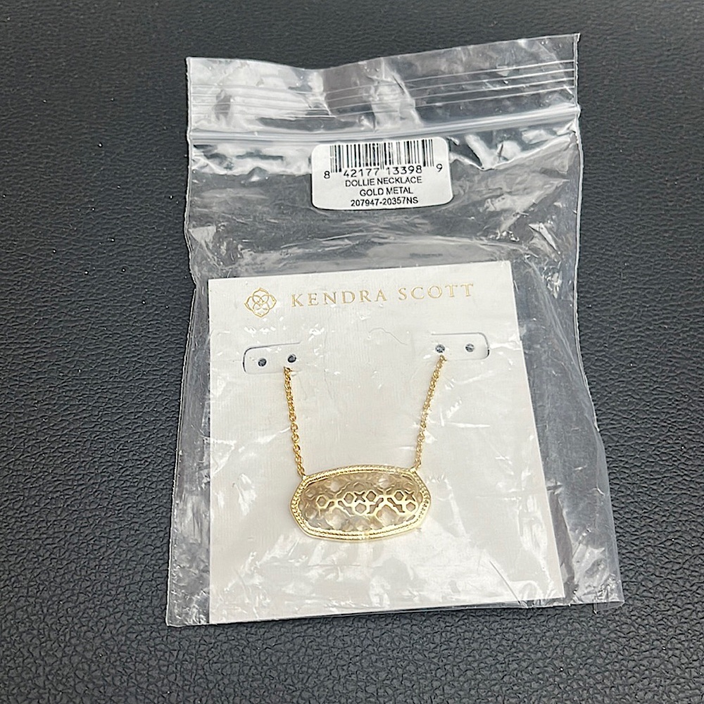 Kendra Scott dollie necklace